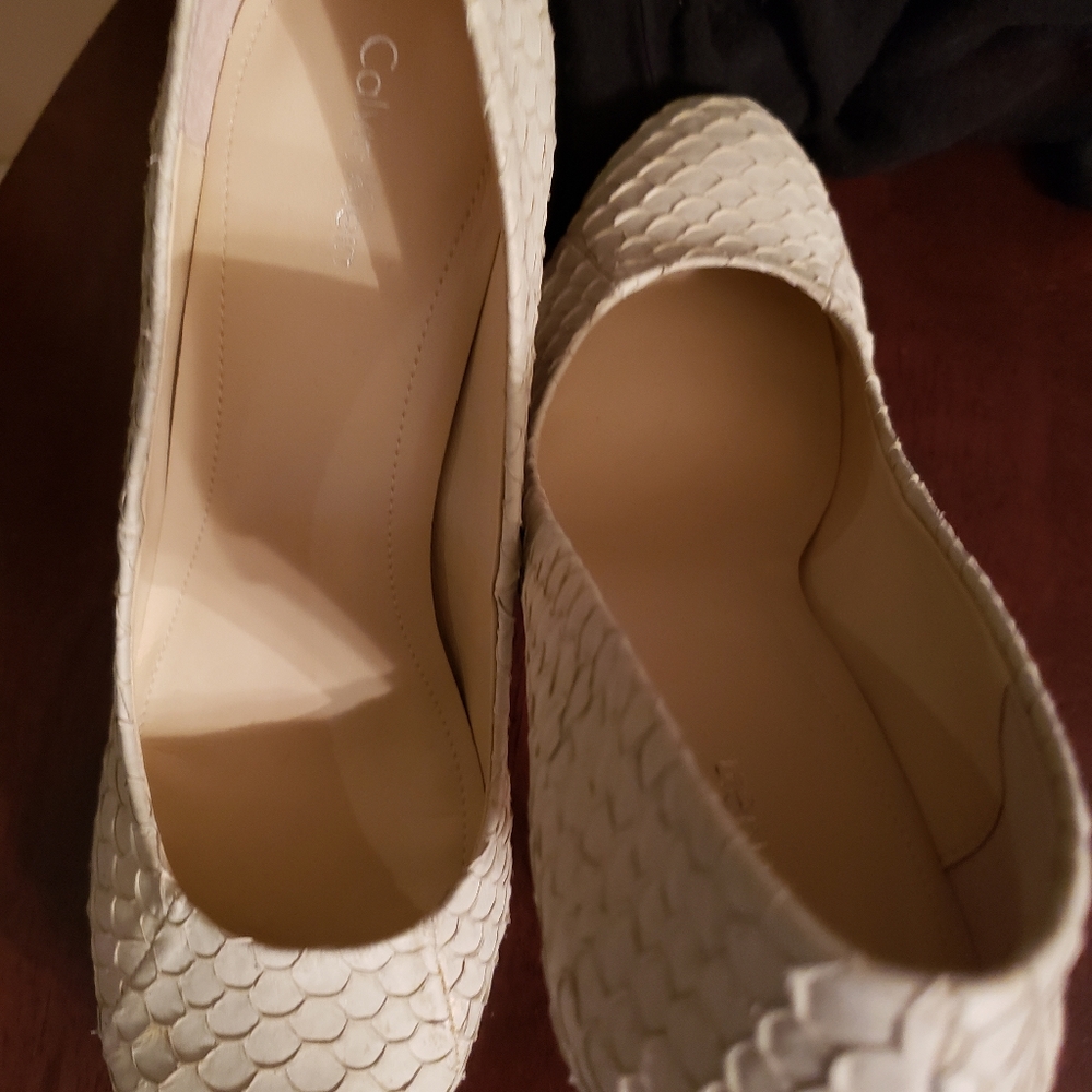 Shoes - Picture 6 of 7
